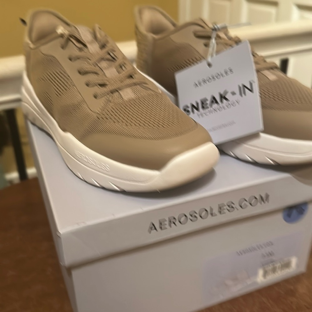 Ladies slip in sneakers by Aerosoles size 7.5 tan in color white bottoms nwt